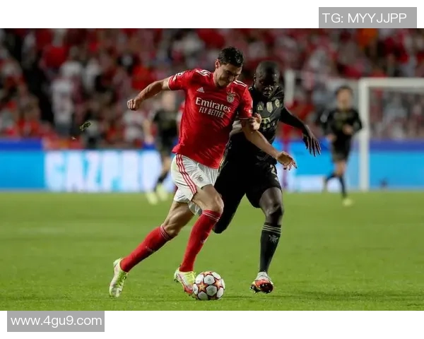 本菲卡与流浪者激战成平局双方在欧战中展现顽强斗志 本菲卡与流浪者激战成平局双方在欧战中展现顽强斗志